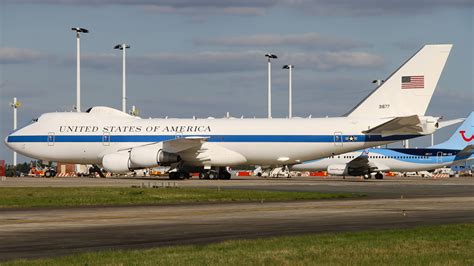 USA's 'doomsday plane' built to withstand NUCLEAR war takes flight in ...