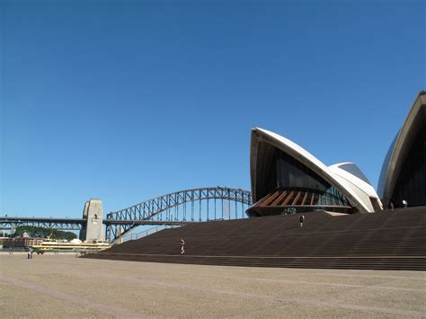 Sydney - Australia: Sydney Opera House steps