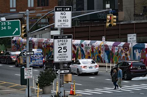 Right-turn-on-red bans considered in some cities over pedestrian deaths - pennlive.com