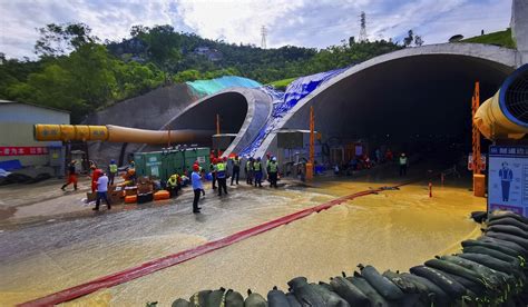 3 dead as southern China tunnel flood rescue effort reaches 6th day ...