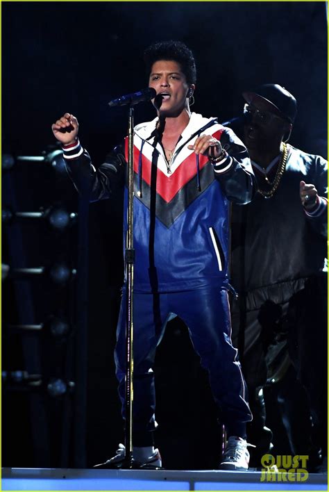 Bruno Mars Performs 'That's What I Like' at Grammys 2017 - Watch Now!: Photo 3858612 | 2017 ...