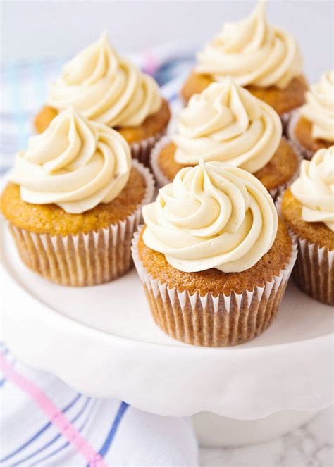 Carrot Cake Cupcakes w/ Brown Sugar Frosting +VIDEO | Lil' Luna