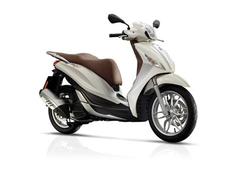 Piaggio Medley 150_Bianco Perla 1 | Ace Scooters & Motorcycles