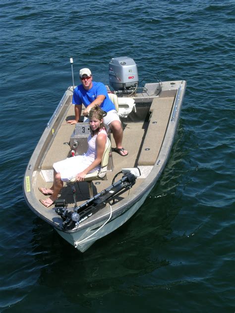 90 HP Ranger Bass Fishing Boat