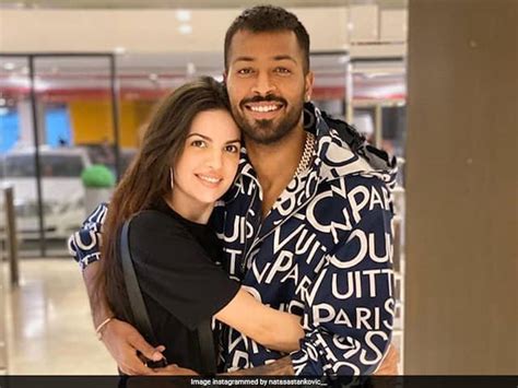 Hardik Pandya Announces Natasa Stankovic's Pregnancy, Virat Kohli Leads Wishes | Cricket News