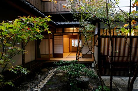 Iori Machiya Stay - Downtown Kyoto | Backyard house, Japanese style ...