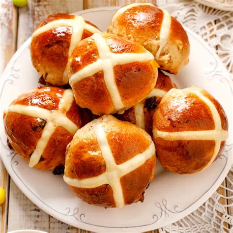 Traditional Hot Cross Buns - The Daring Gourmet