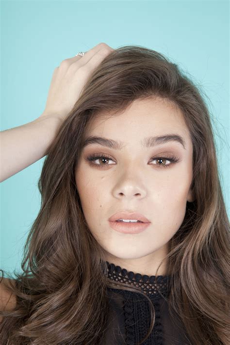 Hailee Steinfeld [Hawkeye] : r/geekboners