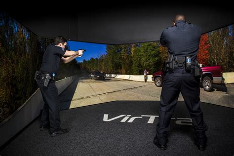 Using De-Escalation to Decrease Police Use of Force - VirTra Inc.