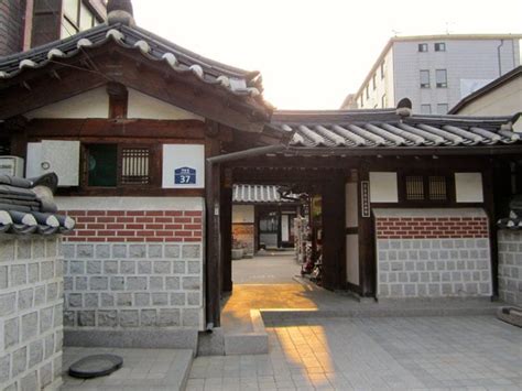 Five Ways to Enjoy the Traditional Hanok Houses in Seoul South Korea - Independent Travel Cats