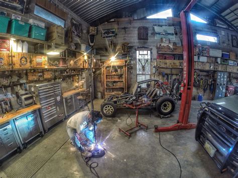 Working In A Man Cave Dream Garage En 2019 Garaje Casas Y | Man cave ...