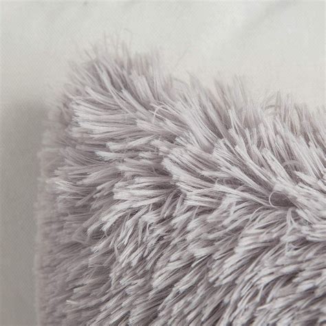 NEW 18 IN LUXURY FAUX FUR THROW PILLOWS – Uncle Wiener's Wholesale