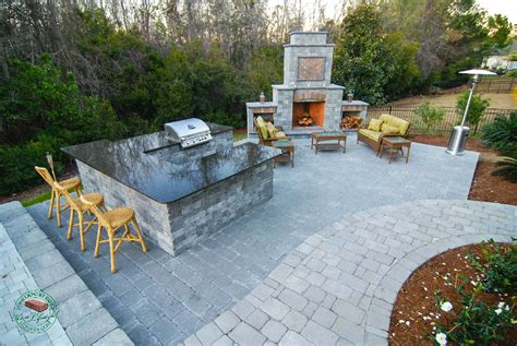 Outdoor Kitchen & Fireplace - Lowcountry Paver