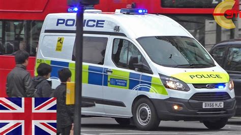 [LONDON] Metropolitan Police Van on siren and lights via Trafalgar Square - YouTube