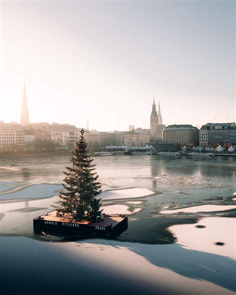 A beautiful morning at the Alster in Hamburg, Germany. : r/CityPorn