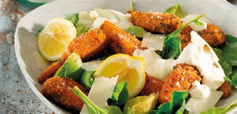 Salad with crumbed pilchards and garlic dressing | Food24