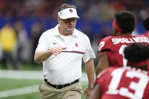 Bob Stoops reportedly interested in coaching in the XFL