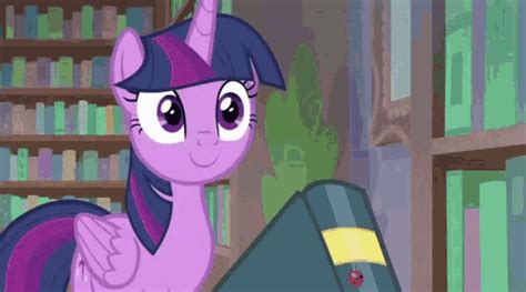 Mlp Scared GIF - Mlp Scared Sacred - Discover & Share GIFs