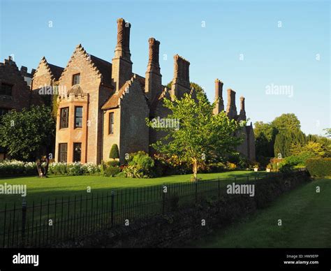 Tudor Chimneys High Resolution Stock Photography and Images - Alamy