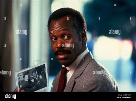 Danny glover lethal weapon hi-res stock photography and images - Alamy