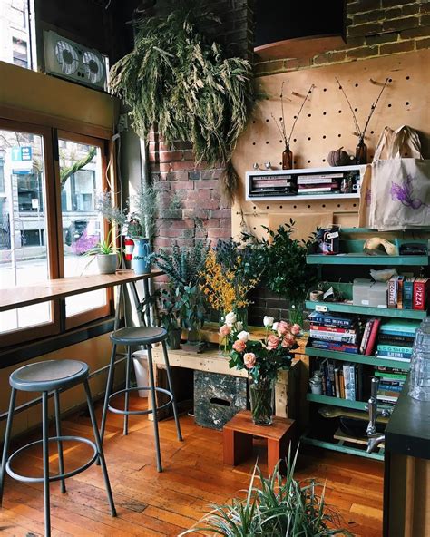 13 Most Aesthetic Cafés And Coffee Shops In Vancouver | Cozy coffee shop, Coffee shop decor ...