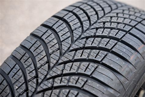 Goodyear Vector 4Seasons SUV Gen-3 215/65 R16 102 V - Voida.pl