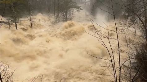 New England Storm Leaves Nearly 600,000 Without Power - The New York Times