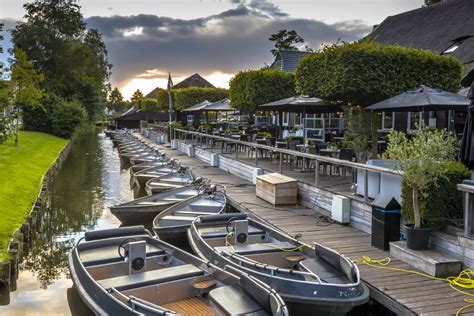 Day Trip to Giethoorn, The Dutch Fairytale Village • Owl Over The World