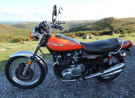 Investing in a Classic Kawasaki Z1 (1972) Motorcycle | BeMoto