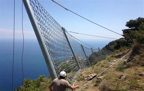 ROCKFALL MITIGATION MEASURES AT SAPTSHRUNGI GAD, NASHIK - Maccaferri: Engineering a Better solution