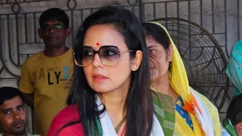 Politician Mahua Moitra Biography, Age, Height, Weight, Husband, Net Worth » Biography Wallah