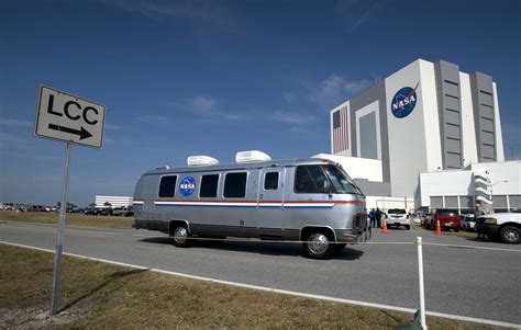 STS-125 Crew Heads to Launch Pad (200905110001HQ) | The NASA… | Flickr