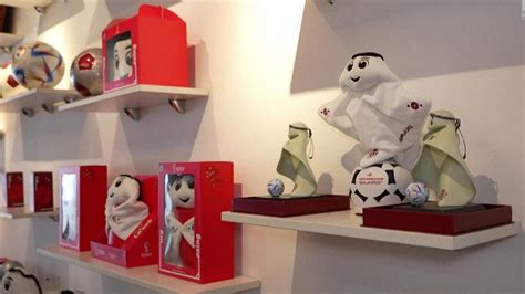 Souvenirs of the mascot of the Qatar 2022 World Cup are produced in ...