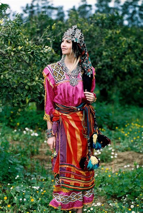 La Femme Kabyle ♥ #Algeria #Algérie #الجزائر | Traditional outfits ...