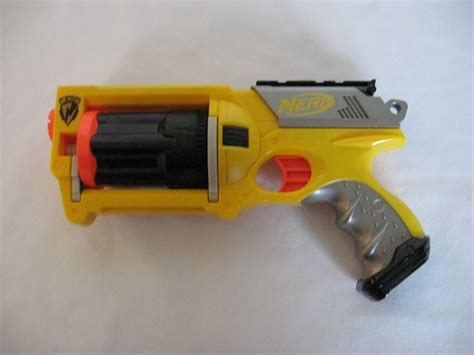 Blaster Mods and More: Nerf Maverick Review