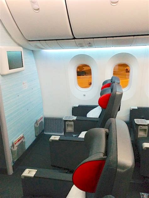 Air Canada 787 Premium Economy - Just the seats, ma'am. - FlyerTalk Forums