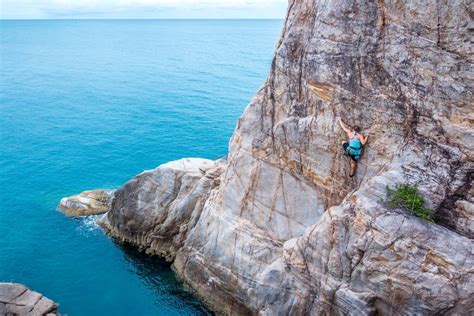 Bouldering vs Rock Climbing — Ultimate Gear Lists