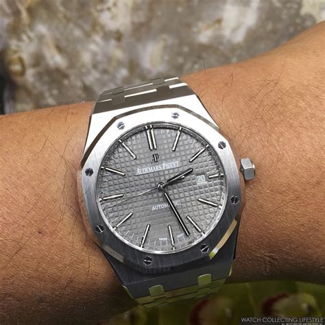 Insider: Audemars Piguet Royal Oak ref. 15400ST Grey Ruthenium Toned Dial. Hands-on with the ...