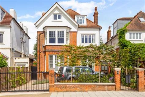 Houses for sale in Putney Bridge Underground, London | Savills