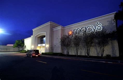 Macy's to close Parkdale Mall store