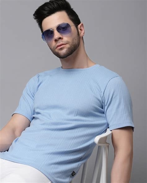 Buy Men's Blue Slim Fit T-shirt Online at Bewakoof