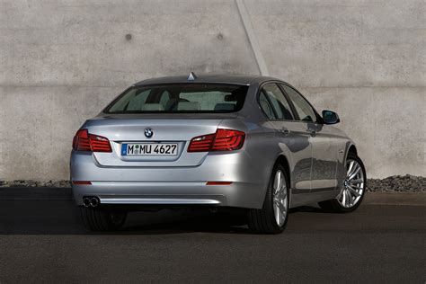 BMW 5 Series Sedan (2011) - picture 25 of 57