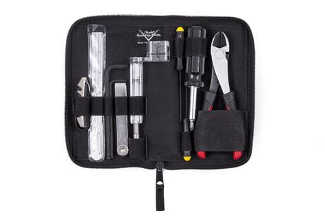 Buy Fender990519000 Custom Shop Tool Kit, Black, 9.0 cm*29.0 cm*19.0 cm ...