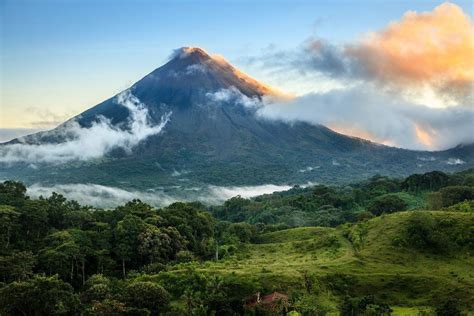 Cómo visitar el Volcán Arenal en Costa Rica: Rutas y consejos