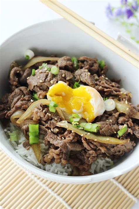 Easy & Delicious Japanese Beef Bowl (Gyudon) Recipe - Couple Eats Food