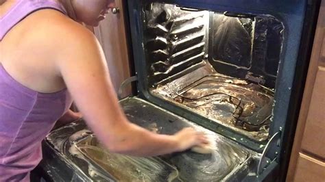 How To Clean An Oven Naturally - Sellsense23