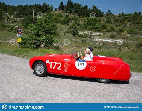 Cisitalia 202 S Mm Spider 1947旧赛车在mille Miglia 2022意大利历史赛19271957 编辑类图片 - 图片 包括有 自动, 子项: 249786365