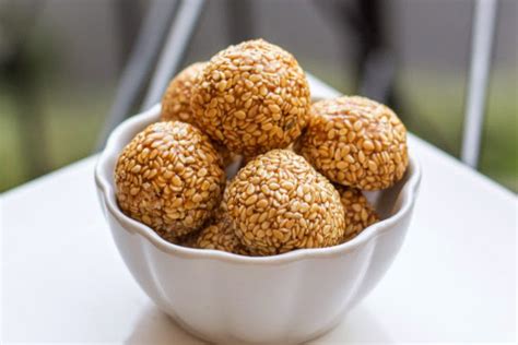 14 Healthy Indian Snacks You Can Carry Around To Munch On When You Get ...