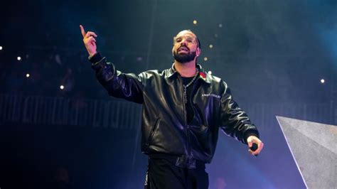 Drake concert at Vancouver's Rogers Arena postponed due to equipment issue | CBC News