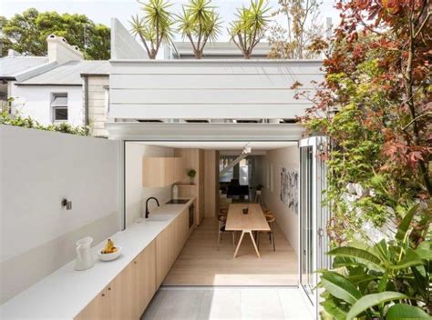 Architect Visit: An Indoor-Outdoor Kitchen in Sydney (With images) | Indoor outdoor kitchen ...